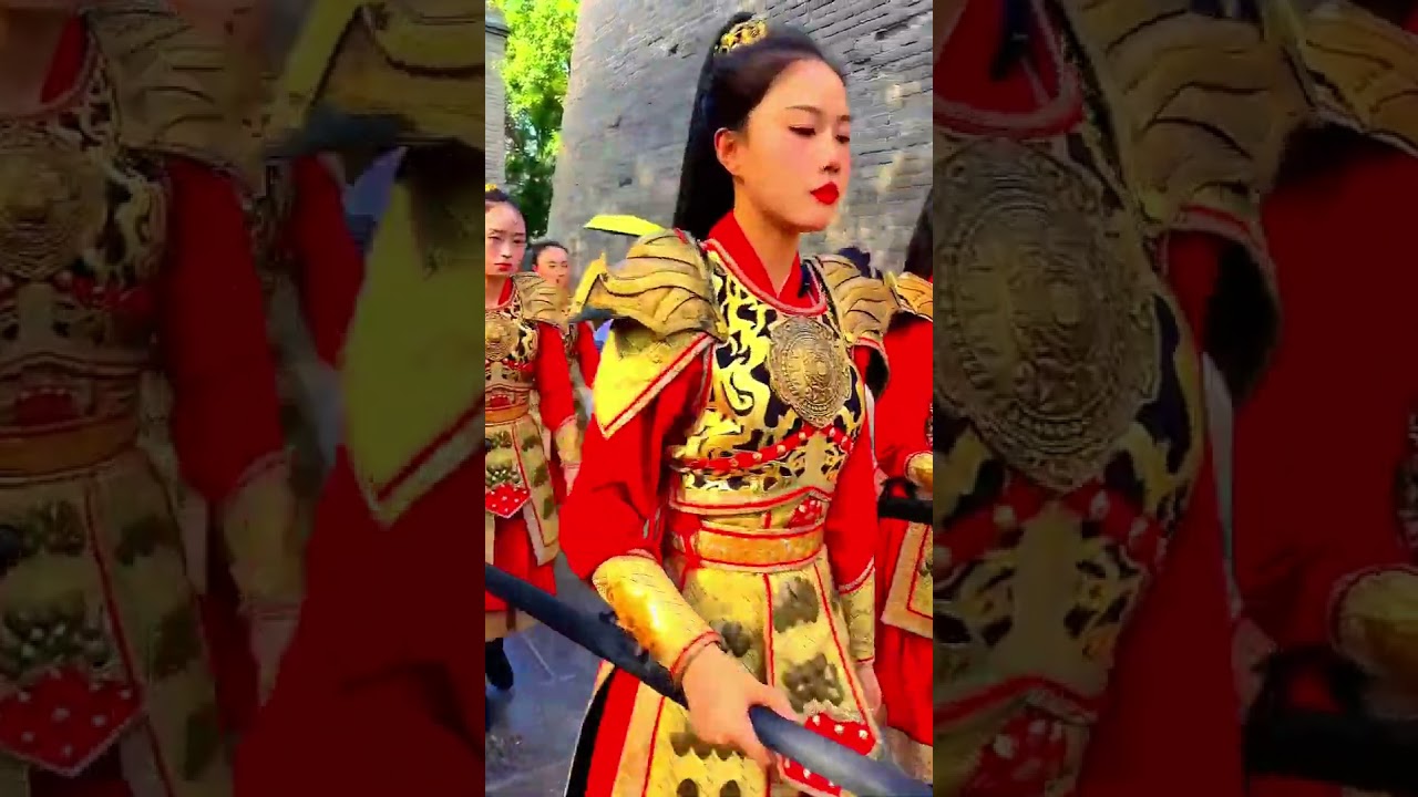 解说团队的